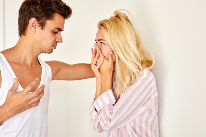 Lee más sobre el artículo ¿Sabes identificar cuándo una relación de pareja es tóxica? [Ejemplos]